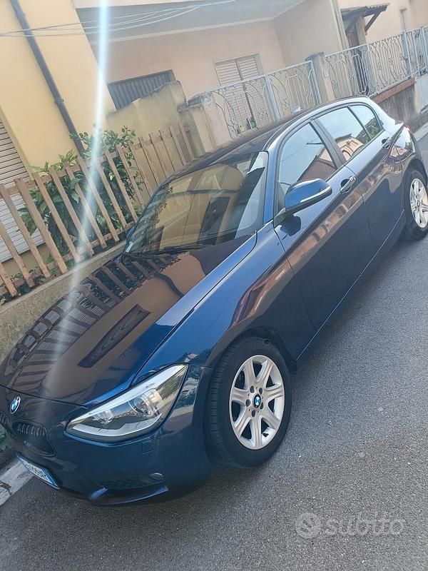Usata BMW 2000 Sport Line 120 CV (88 kW) 2012 Blu Berlina