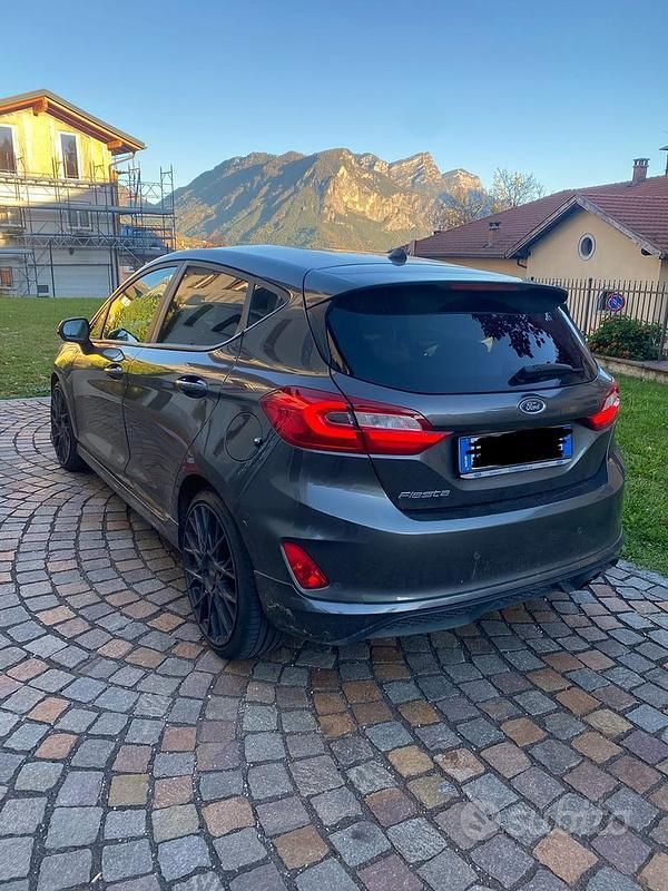 Usata Ford Fiesta ST-Line 86 CV (63 kW) 2019 Grigio Berlina