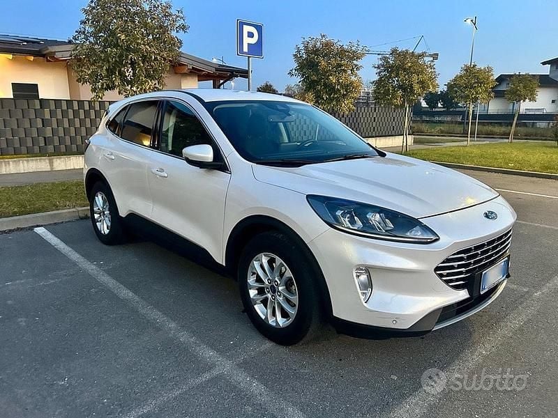 Usata Ford Kuga Titanium 120 CV (88 kW) 2021 Bianco SUV