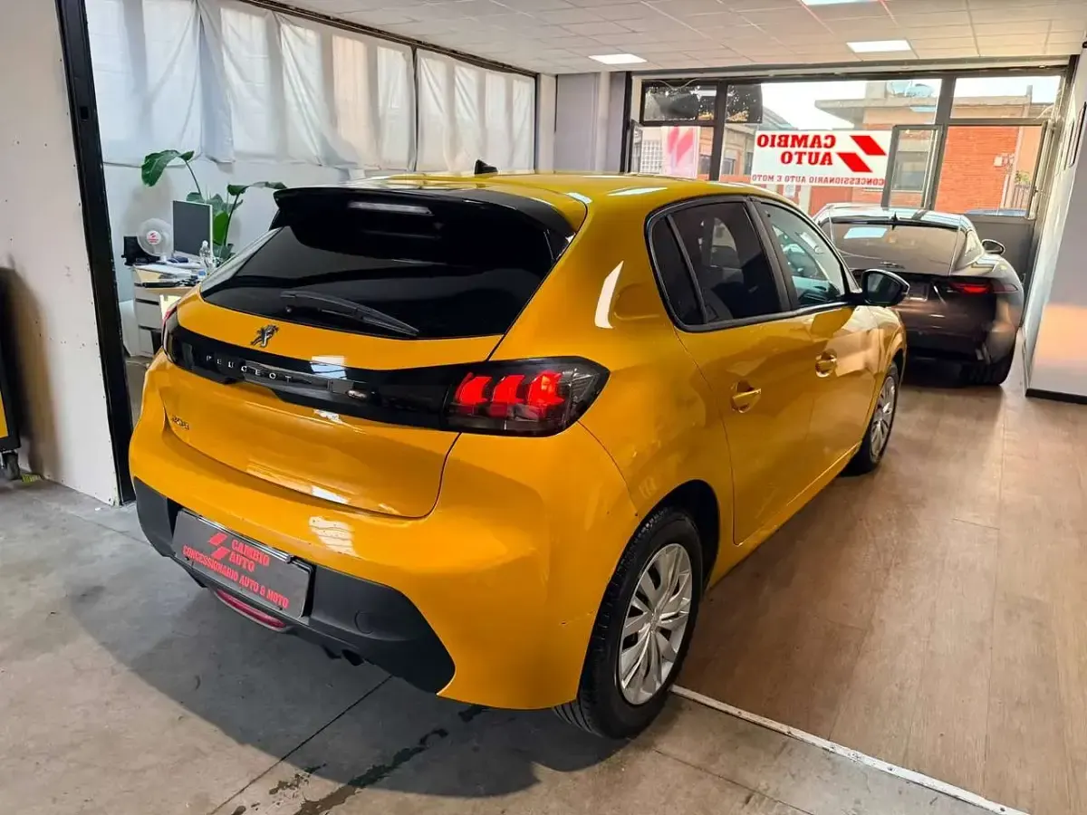 Usata Peugeot 208 Active 75 CV (55 kW) 2023 Giallo Utilitaria