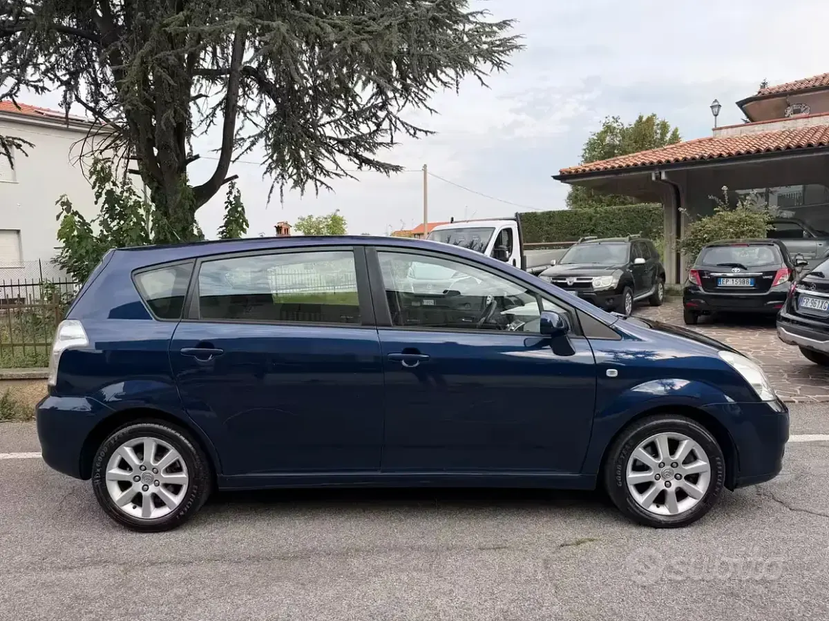 Usata Toyota Corolla 129 CV (94 kW) 2006 Bluazzurro Berlina