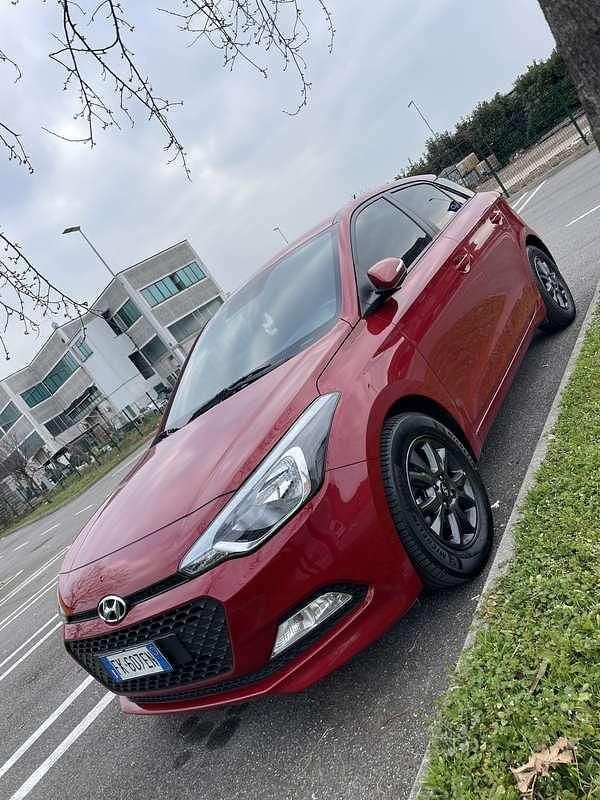 Usata Hyundai i20 Passion 84 CV (61 kW) 2017 Rosso Berlina