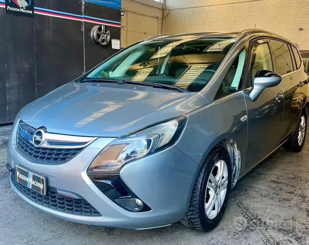 Usata Opel Zafira Tourer Cosmo 150 CV (110 kW) 2013 Grigio Monovolume