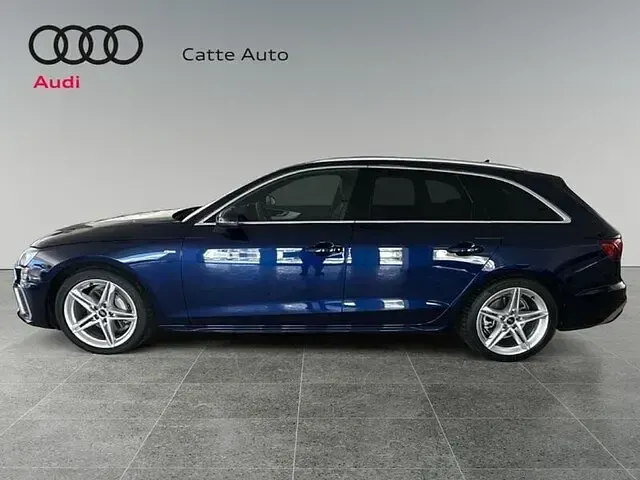Usata Audi A4 S-Line 204 CV (150 kW) 2024 Blu navarra metallizzato Station wagon