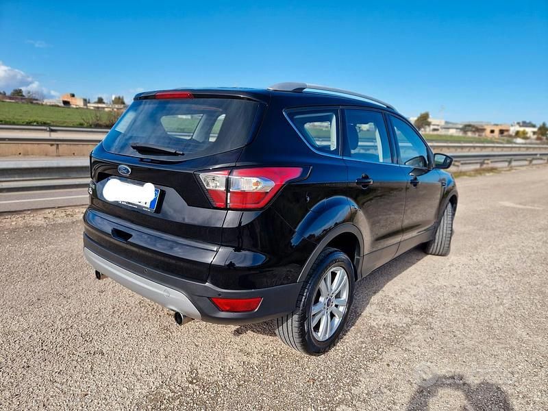 Usata Ford Kuga Business Edition 120 CV (88 kW) 2018 Nero SUV