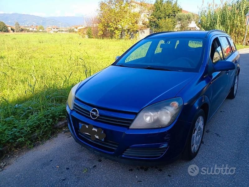 Usata Opel Astra 68 CV (50 kW) 2005 Blu Station wagon