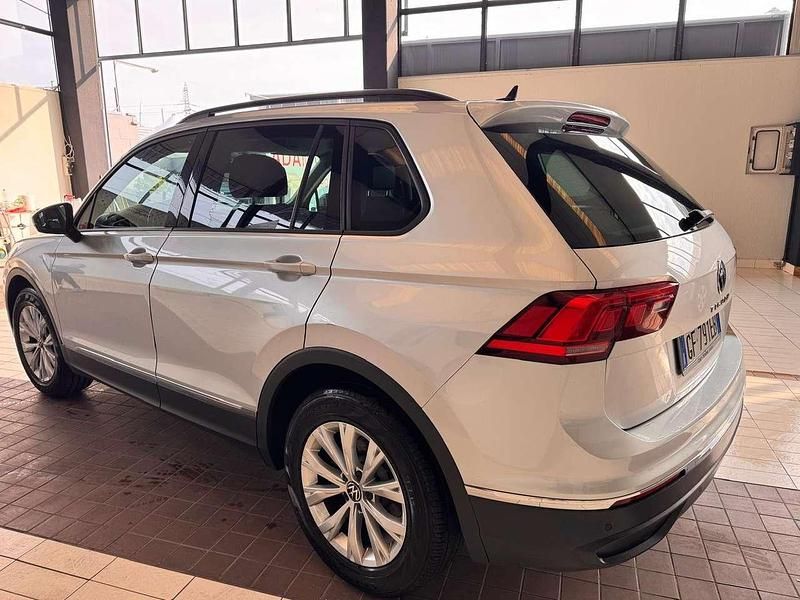 Usata VW Tiguan R-line 150 CV (110 kW) 2021 Grigio SUV