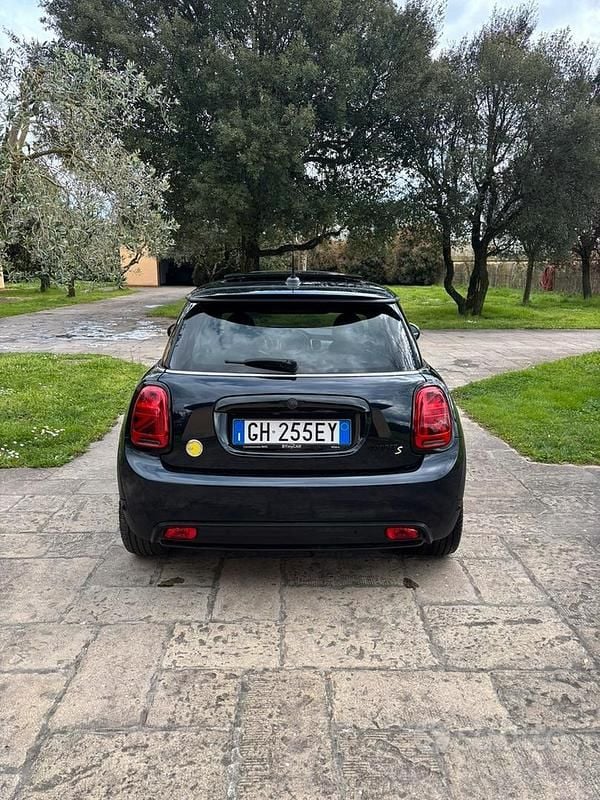 Usata Mini Cooper SE 160 kW (218 CV) 2021 Blu Utilitaria