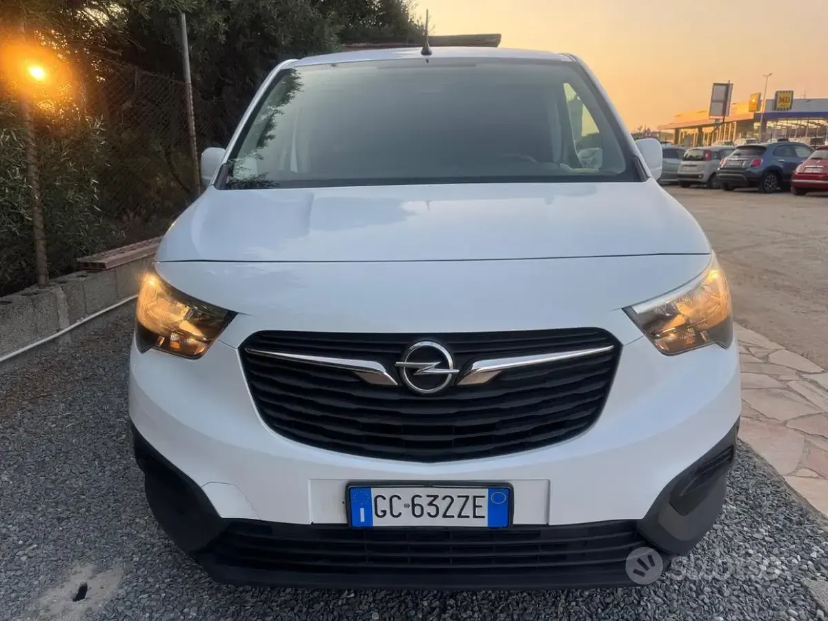Usata Opel Combo S 102 CV (75 kW) 2020 Bianco Monovolume