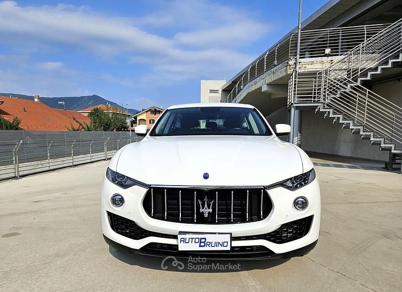 Usata Maserati Levante 350 CV (257 kW) 2021 Bianco SUV
