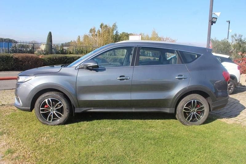 Nuova DFSK Glory 580 145 CV (106 kW) 2025 Grigio scuro SUV