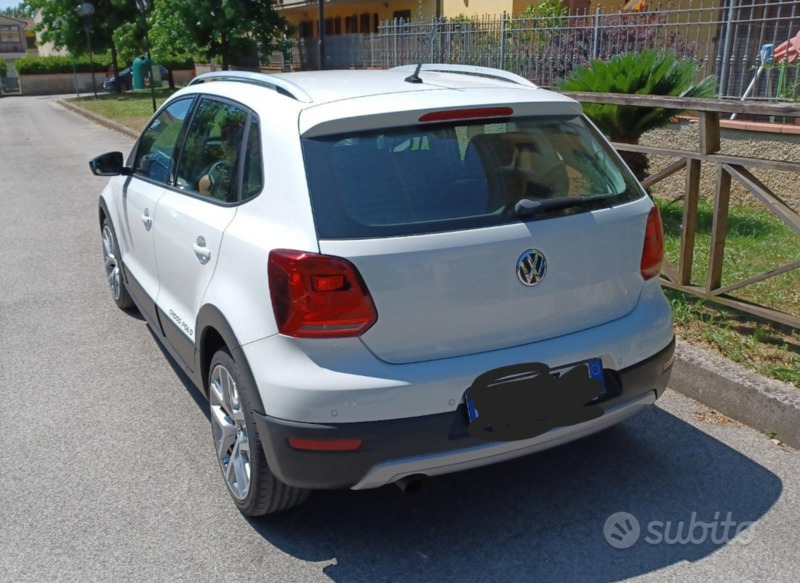 Usato 2017 VW Polo Cross 1.2 Benzin 69 CV (10.000 €)