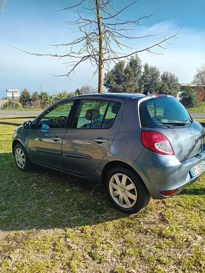 Usata Renault Clio II 75 CV (55 kW) 2009 Nero Berlina