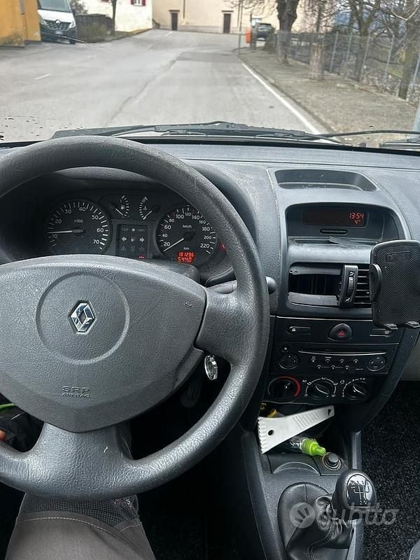 Usata Renault Clio II 75 CV (55 kW) 2003 Nero Berlina