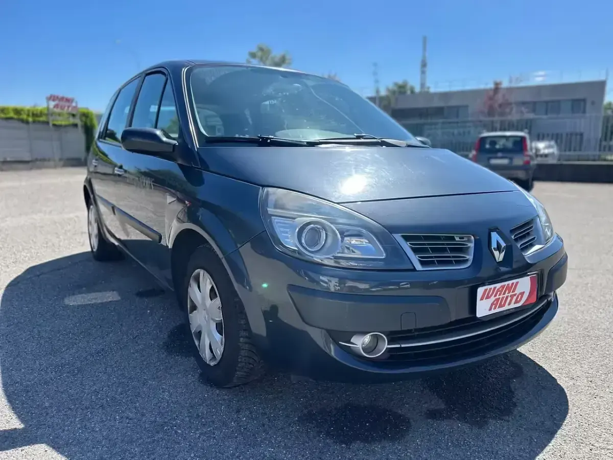 Usata Renault Scenic E-Tech Dynamique 110 CV (80 kW) 2009 Grigio Monovolume