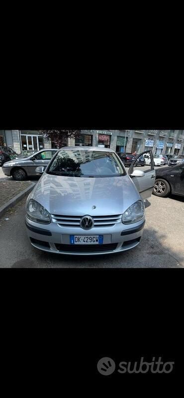 Usado VW Golf V 116 CV (85 kW) 2007 Gris Berlina