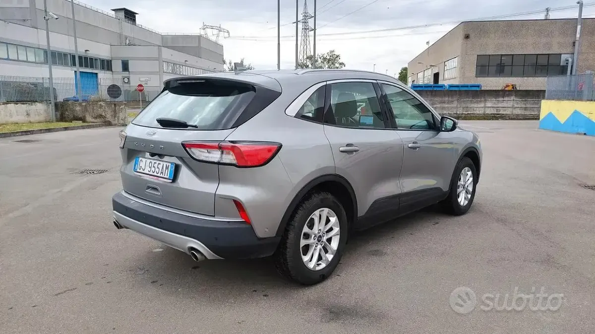 Usata Ford Kuga Titanium 120 CV (88 kW) 2022 Grigio SUV