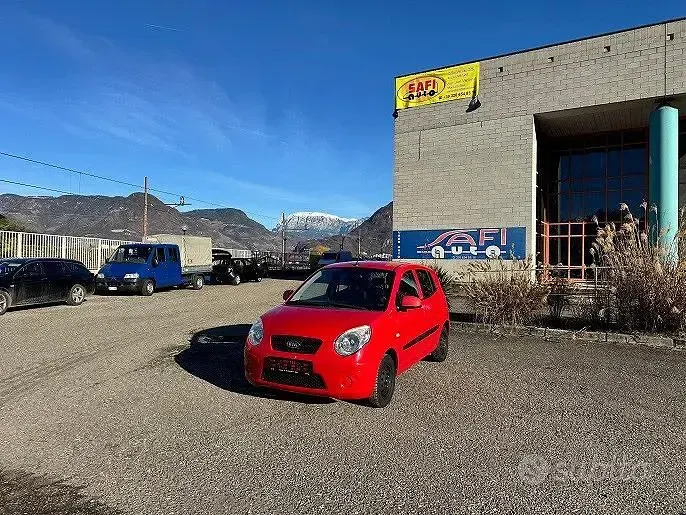 Usata Kia Picanto City 69 CV (50 kW) 2011 Rosso Utilitaria