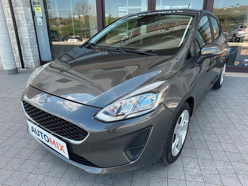 Usata Ford Fiesta 86 CV (63 kW) 2018 Grigio Berlina
