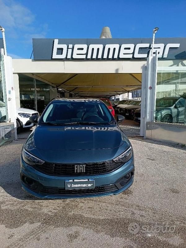 Usata Fiat Tipo Cross 101 CV (74 kW) 2023 Grigio Station wagon