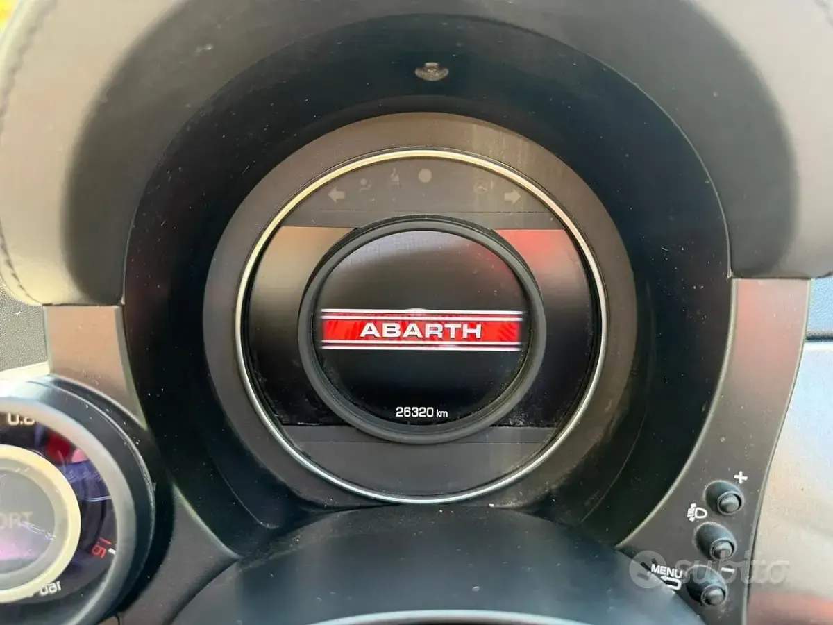 Usata Abarth 595C Turismo 165 CV (121 kW) 2020 Rosso Cabrio