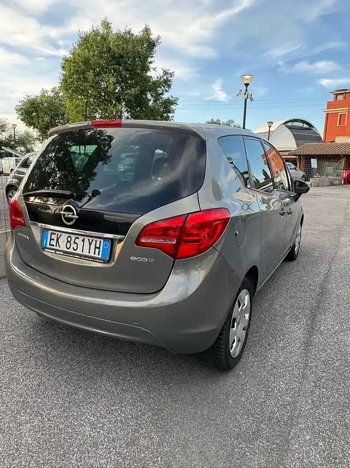 Usata Opel Meriva 95 CV (69 kW) 2011 Grigio Monovolume