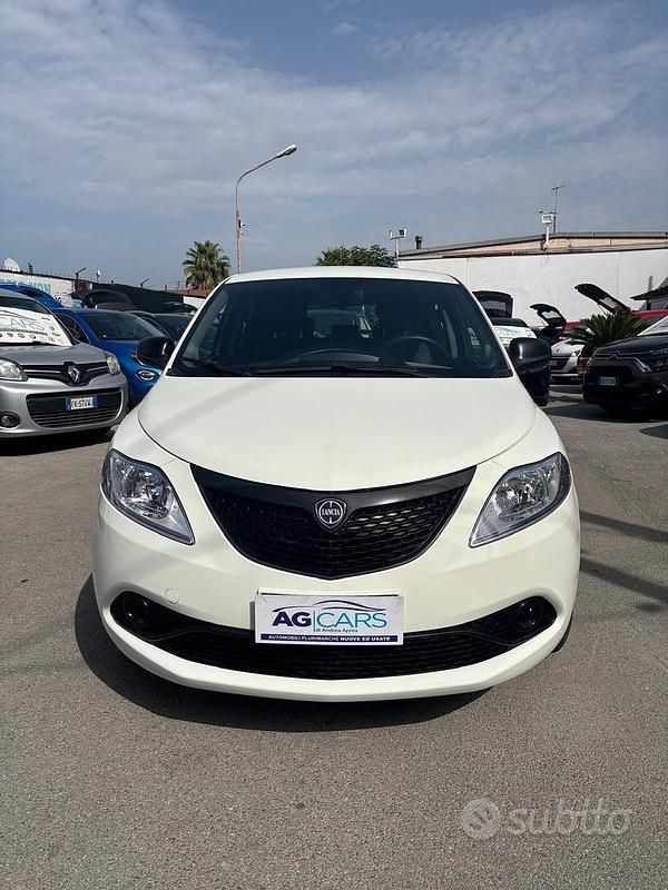 Bianco Usata 2020 Lancia Ypsilon S Due volumi | 9999 € (Ottimo prezzo) - Immagine 1/4