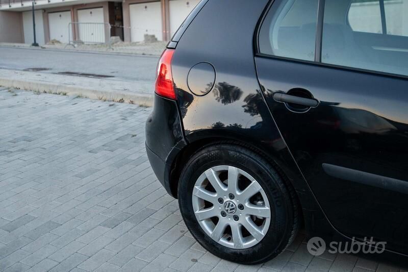 Usata VW Golf V 75 CV (55 kW) 2007 Nero Berlina