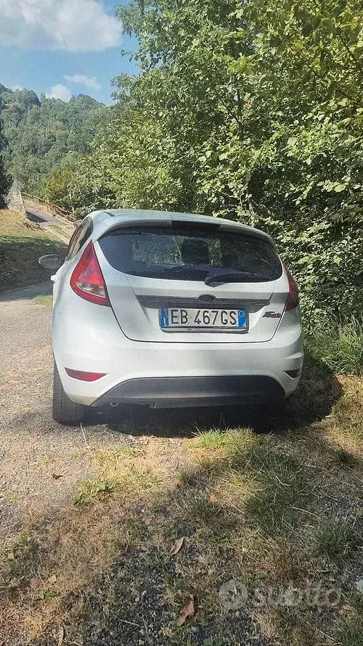 Usata Ford Fiesta Titanium 97 CV (71 kW) 2010 Bianco Berlina