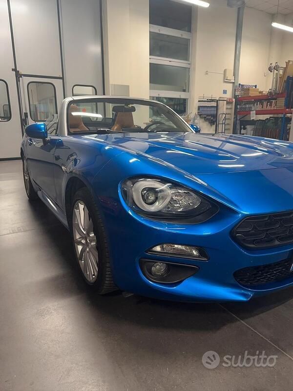 Usata Fiat 124 Spider Lusso 140 CV (102 kW) 2017 Blu Cabrio