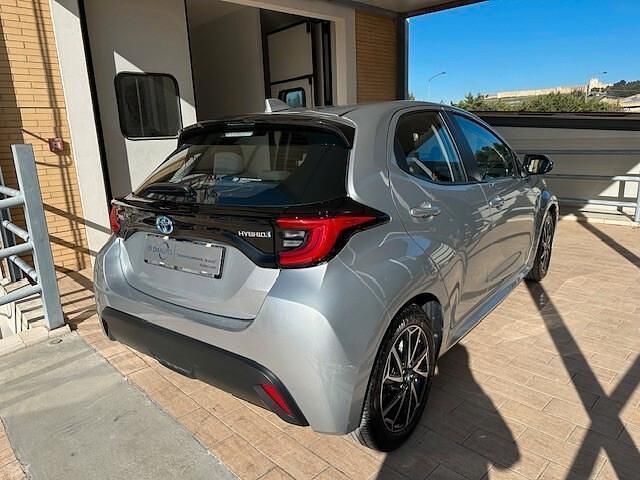 Usata Toyota Yaris Hybrid Trend 92 CV (67 kW) 2022 Grigio Berlina