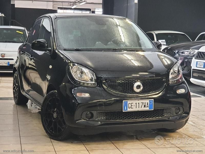 Nero Usata 2016 Smart ForFour Passion Utilitaria | 10.990 € (Buon prezzo) - Immagine 1/4