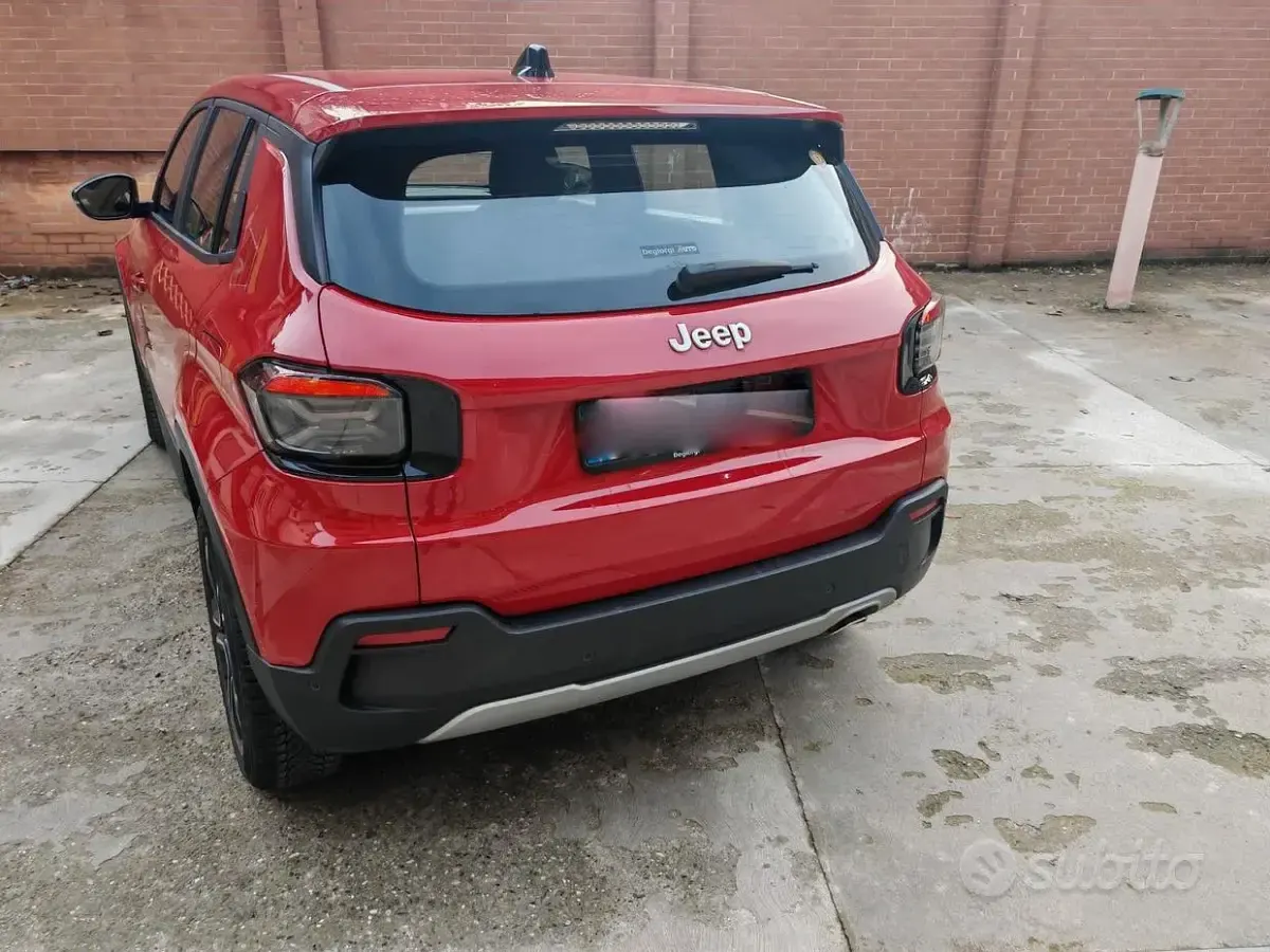 Usata Jeep Avenger 101 CV (74 kW) 2023 Rosso SUV