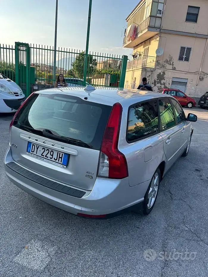 Usata Volvo V50 R-Design 109 CV (80 kW) 2010 Grigio Station wagon