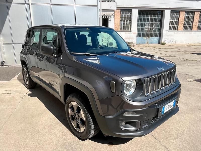 Usata Jeep Renegade Sport 140 CV (102 kW) 2017 Grigio SUV