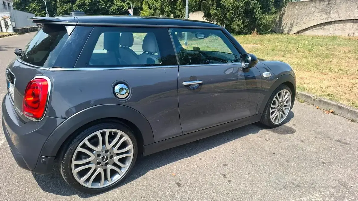 Usata Mini Cooper S 192 CV (141 kW) 2014 Grigio Utilitaria