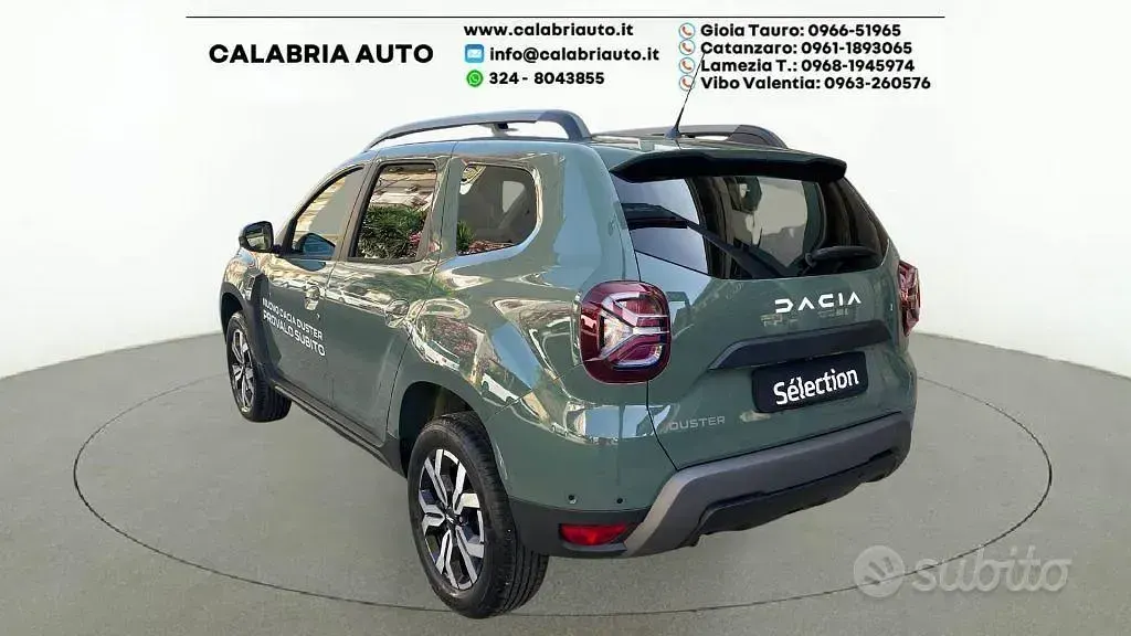 Käytetty Dacia Duster Journey 150 HP (110 kW) 2023 Vihreä Katumaasturi