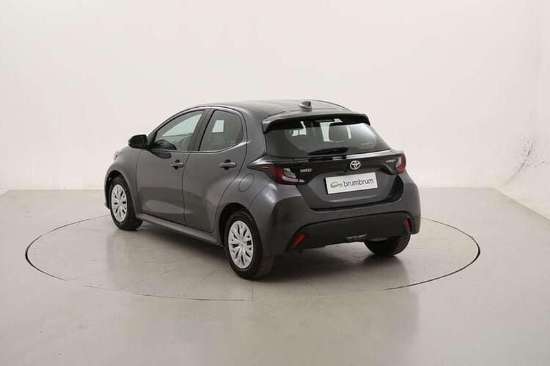 Usata Toyota Yaris Hybrid Business Edition 116 CV (85 kW) 2022 Grigio Utilitaria