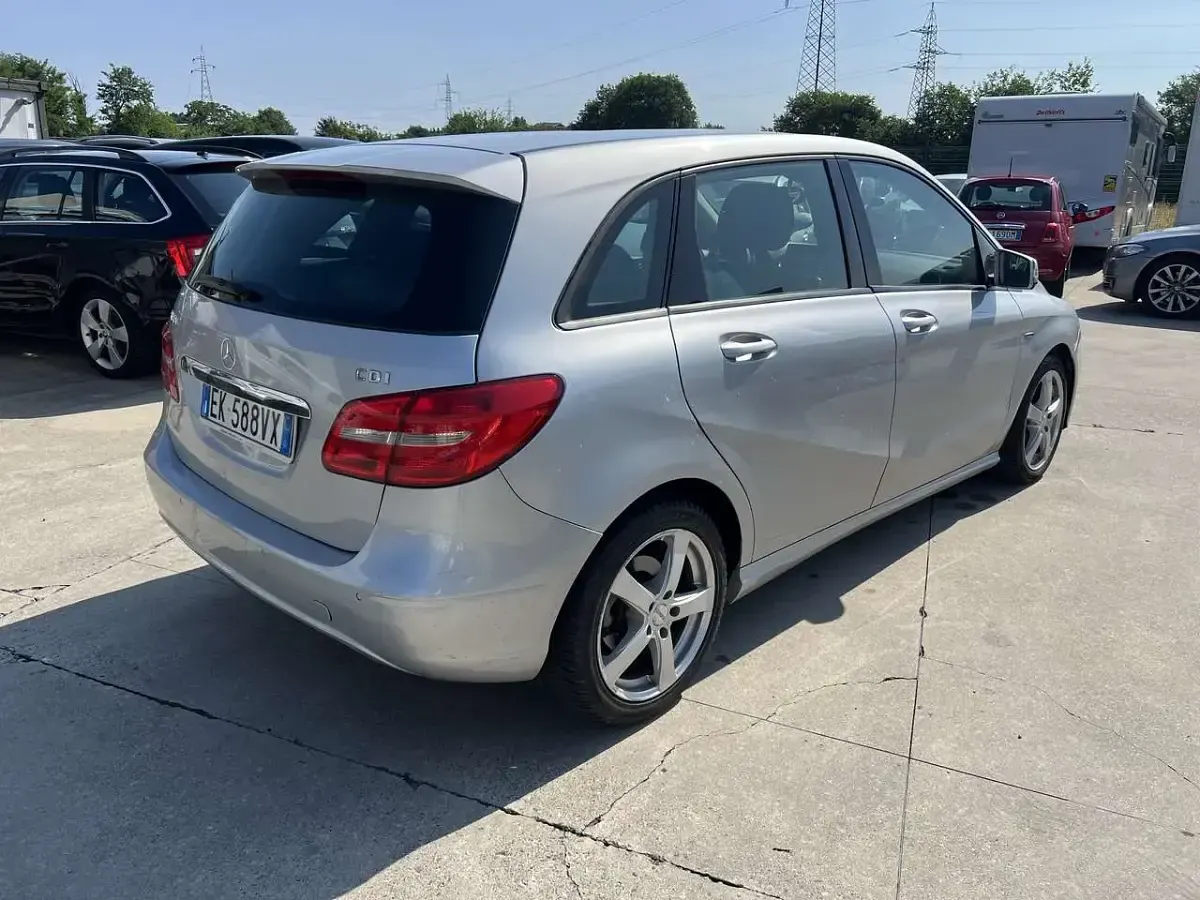 Usata Mercedes B180 Executive 109 CV (80 kW) 2012 Other Utilitaria