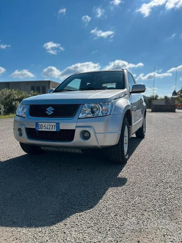 Usata Suzuki Grand Vitara 107 CV (78 kW) 2006 Grigio SUV