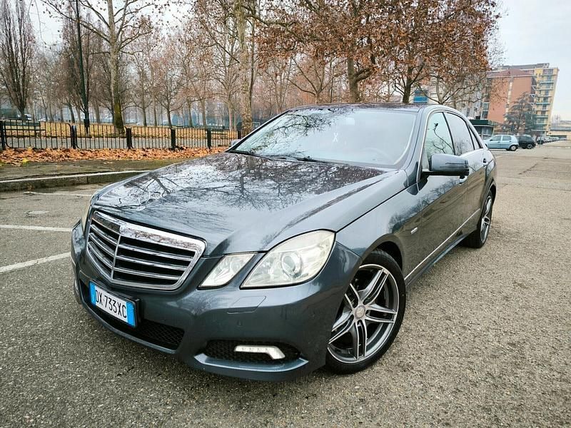 Usata Mercedes E220 Avantgarde 169 CV (124 kW) 2009 Grigio Berlina