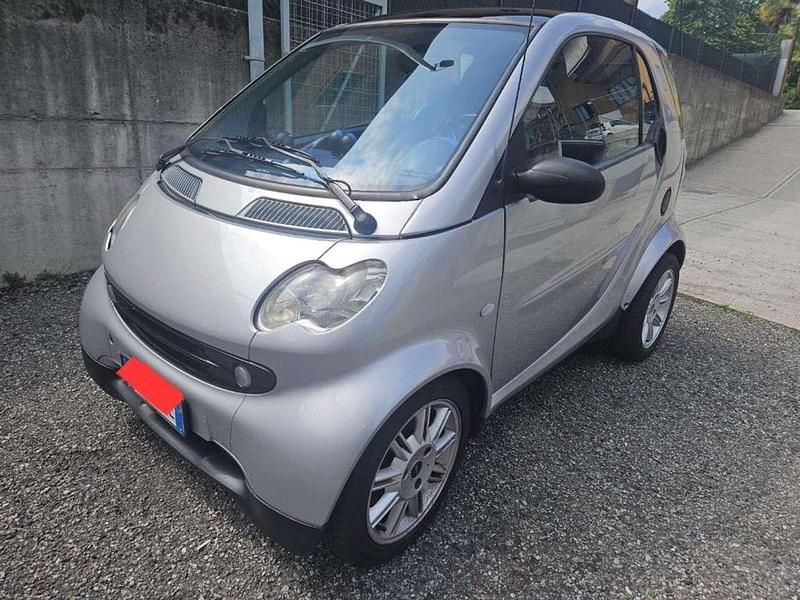 Argento Usata 2000 Smart ForTwo Coupé Passion Due volumi | 3200 € (Cara) - Immagine 1/4