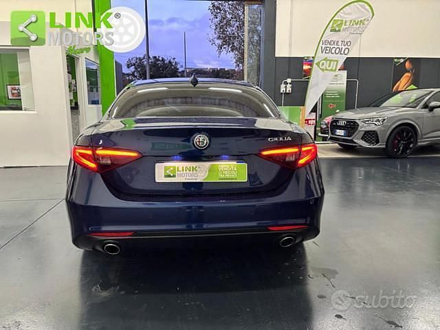 Usata Alfa Romeo Giulia Business 180 CV (132 kW) 2018 Blu Berlina