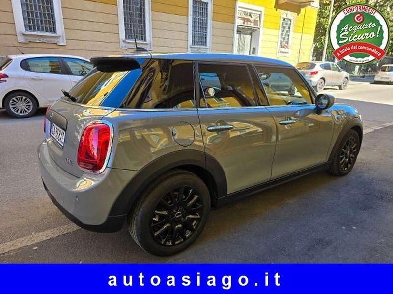Usata Mini ONE 102 CV (75 kW) 2020 Grigio Utilitaria