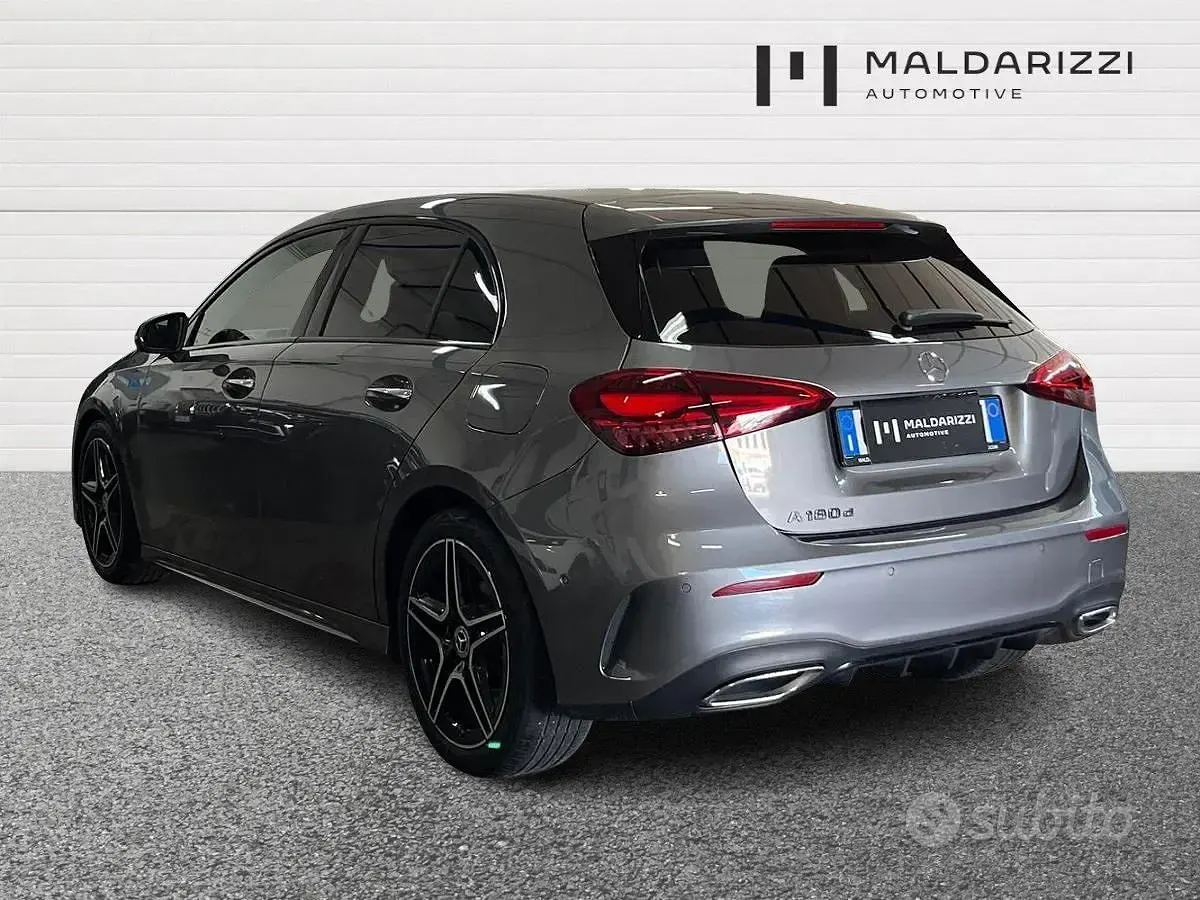 Usata Mercedes A180 Advanced Plus 116 CV (85 kW) 2025 Grigio montagna Berlina