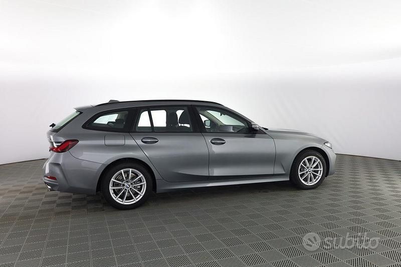 Begagnad BMW 320e Efficient Dynamics 190 HK (139 kW) 2023 Grå Kombi