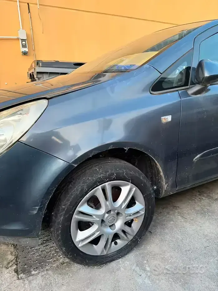 Usata Opel Corsa 90 CV (66 kW) 2007 Utilitaria