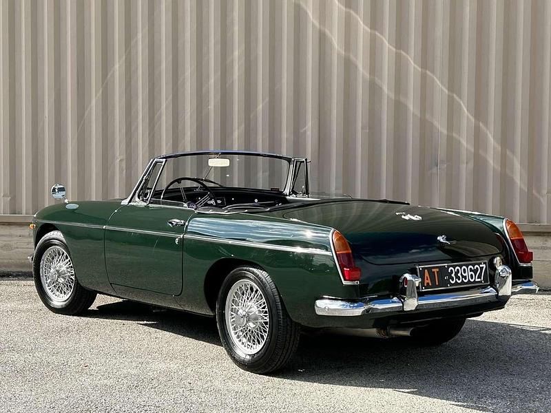 Usata MG B 95 CV (69 kW) 1966 Verde Cabrio