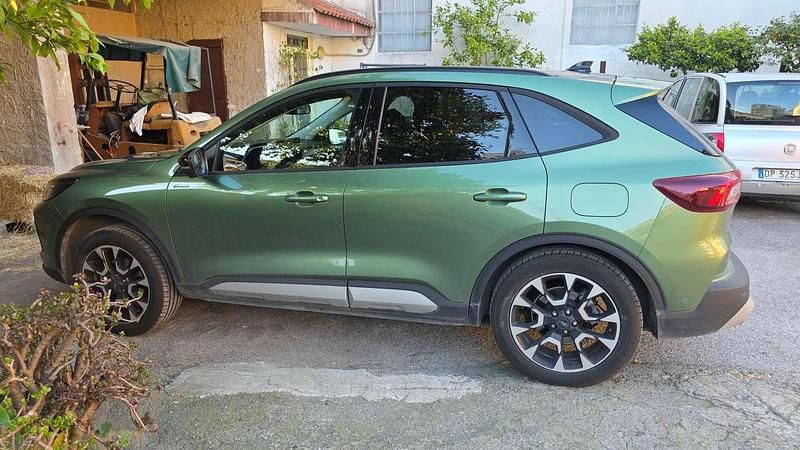 Usata Ford Kuga Active X 184 CV (135 kW) 2025 Verde SUV