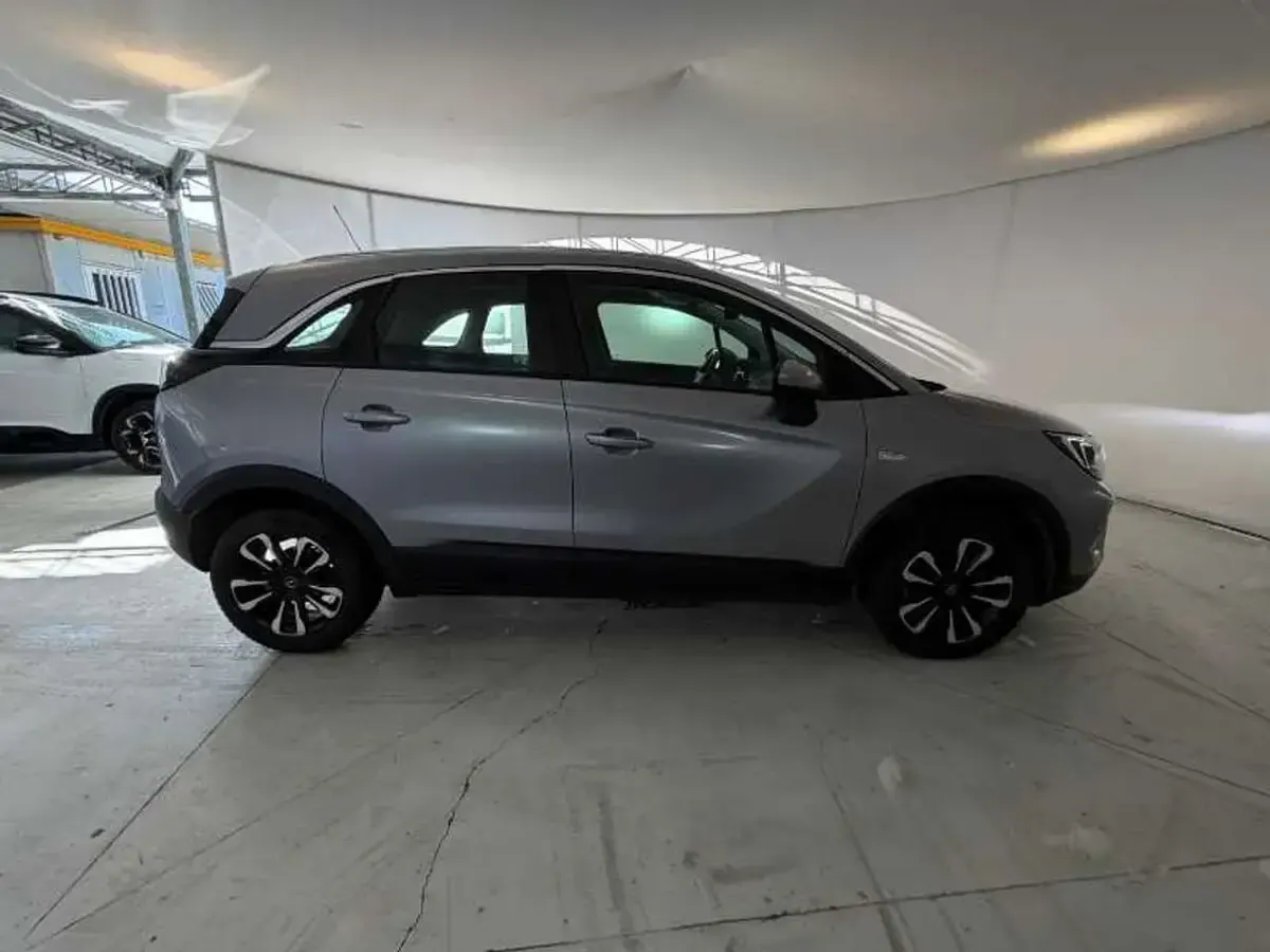 Usata Opel Crossland X Elegance 110 CV (80 kW) 2021 Grigio metallizzato chiaro SUV